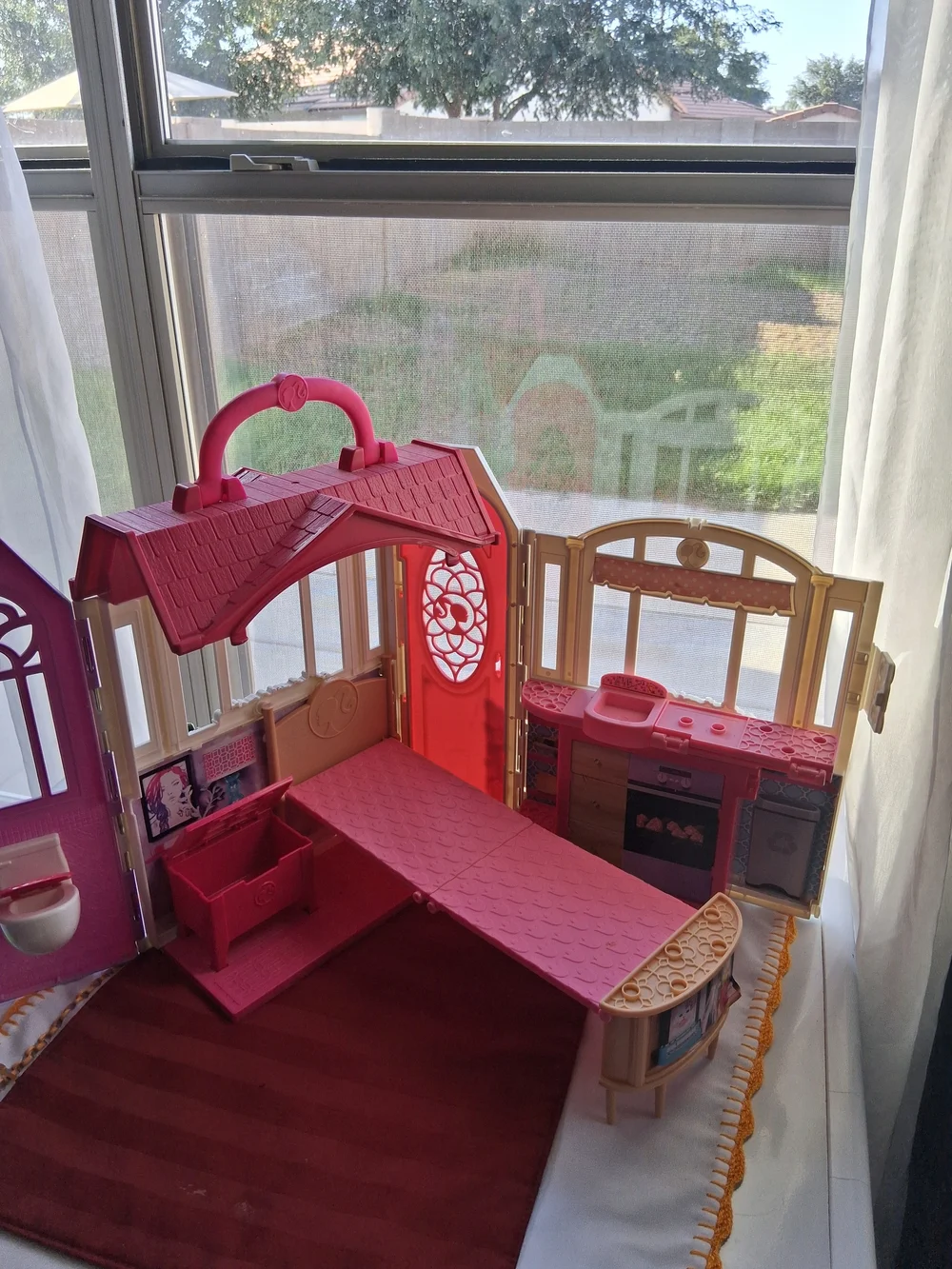 Pink Foldable Playhouse Toy for Kids - Brand Unknown